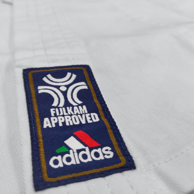 Karategi Adidas approvato Fijlkam K200 con cintura bianca