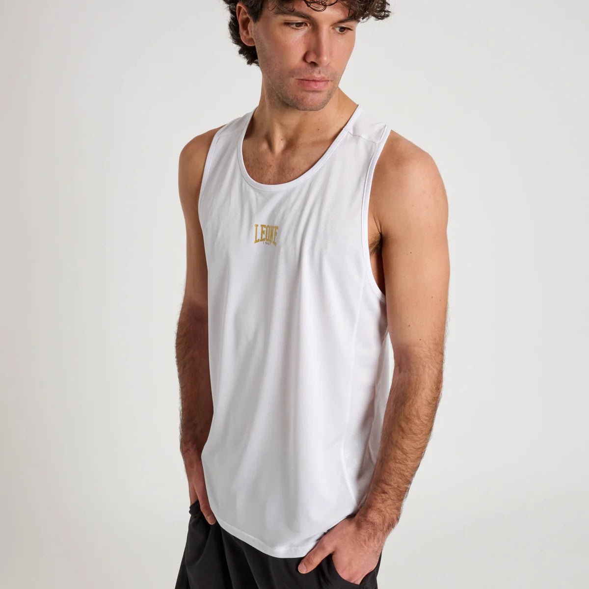 Widok z przodu technicznego podkoszulka Leone 1947 DNA w oddychającej bieli