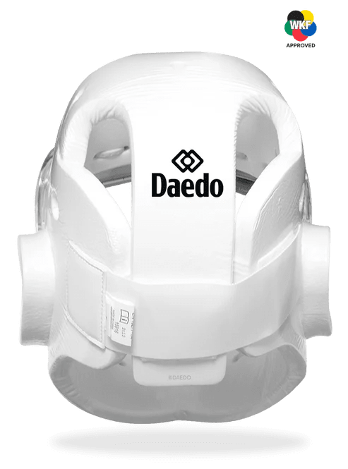 Verstelbare klittenbandsluiting aan de achterkant van de Daedo-helm voor een veilige pasvorm tijdens karatewedstrijden.