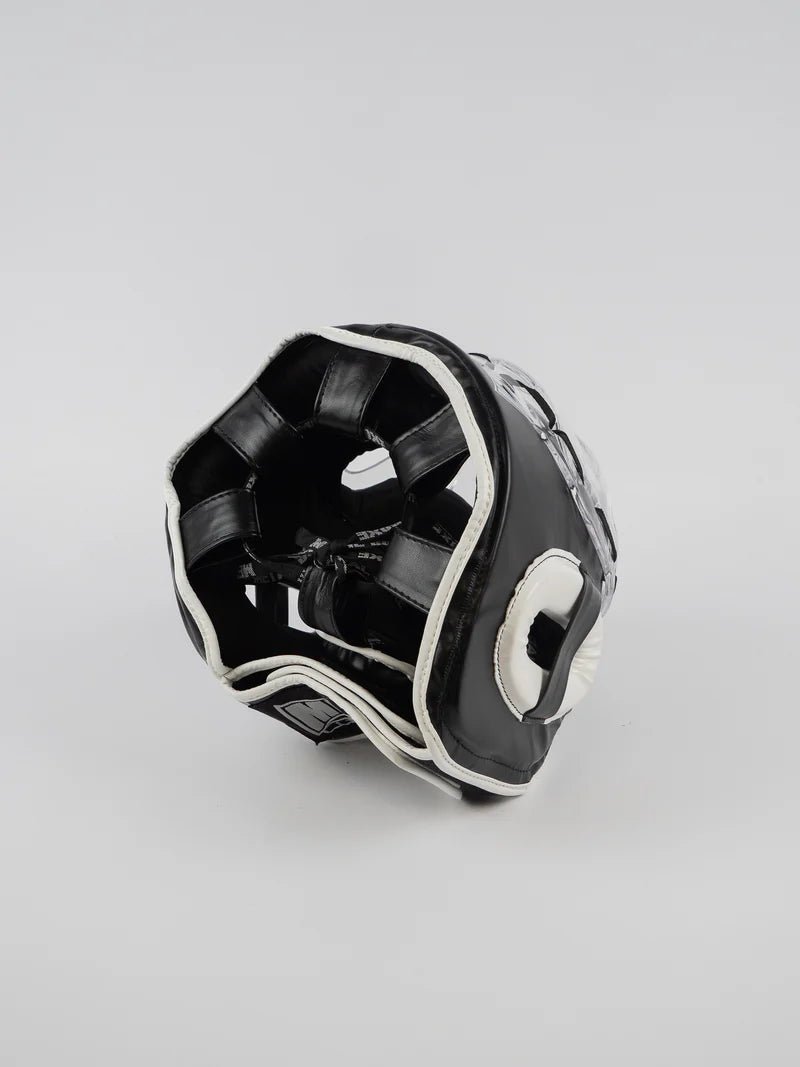 Vue arrière du casque Metal Boxing avec fermeture velcro et lacets sur la coque