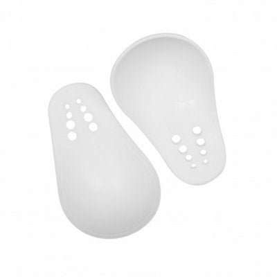 Détail des deux bonnets semi-rigides amovibles de la protection mammaire Adidas.