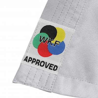 Particolare della patch WKF Approved su Karategi Adidas K150 per gare ufficiali.