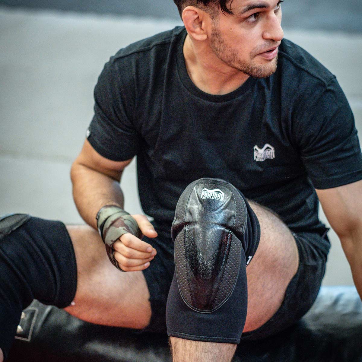 Phantom Grappling dan Bantalan Lutut MMA (Salinan)