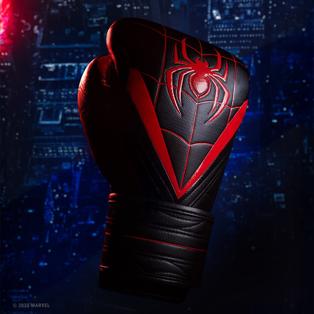 Utsikt över Hayabusa Marvel Miles Morales Single Glove, detalj av Vylar®-läder och Dual-X®-stängning