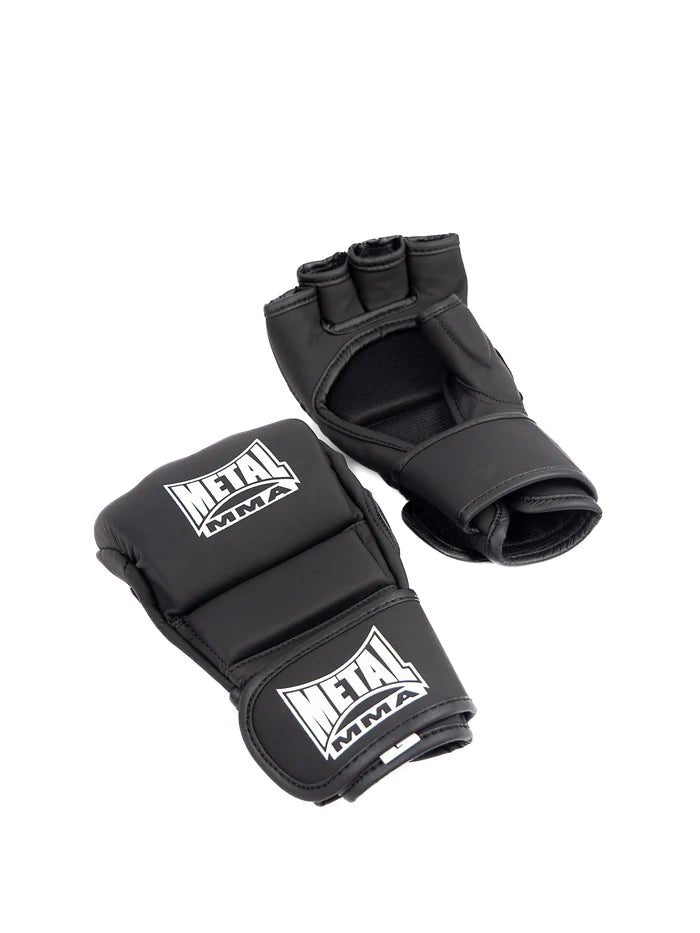 Vue de la paume des gants de Boxe The Claw MMA Metal, détail du système de fermeture élastique et velcro