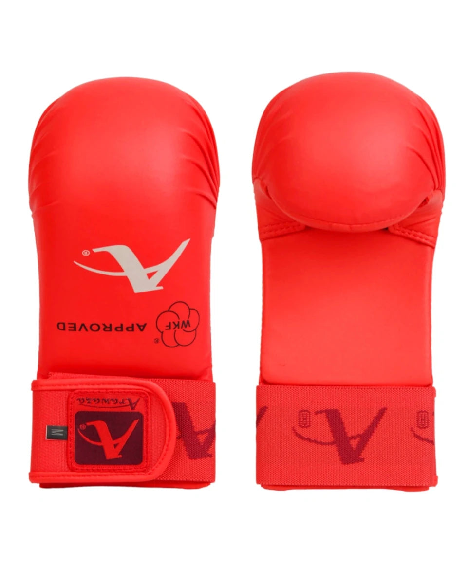 Paar rode, door WKF goedgekeurde Karate Arawaza WKF Kumite-handschoenen voor wedstrijden