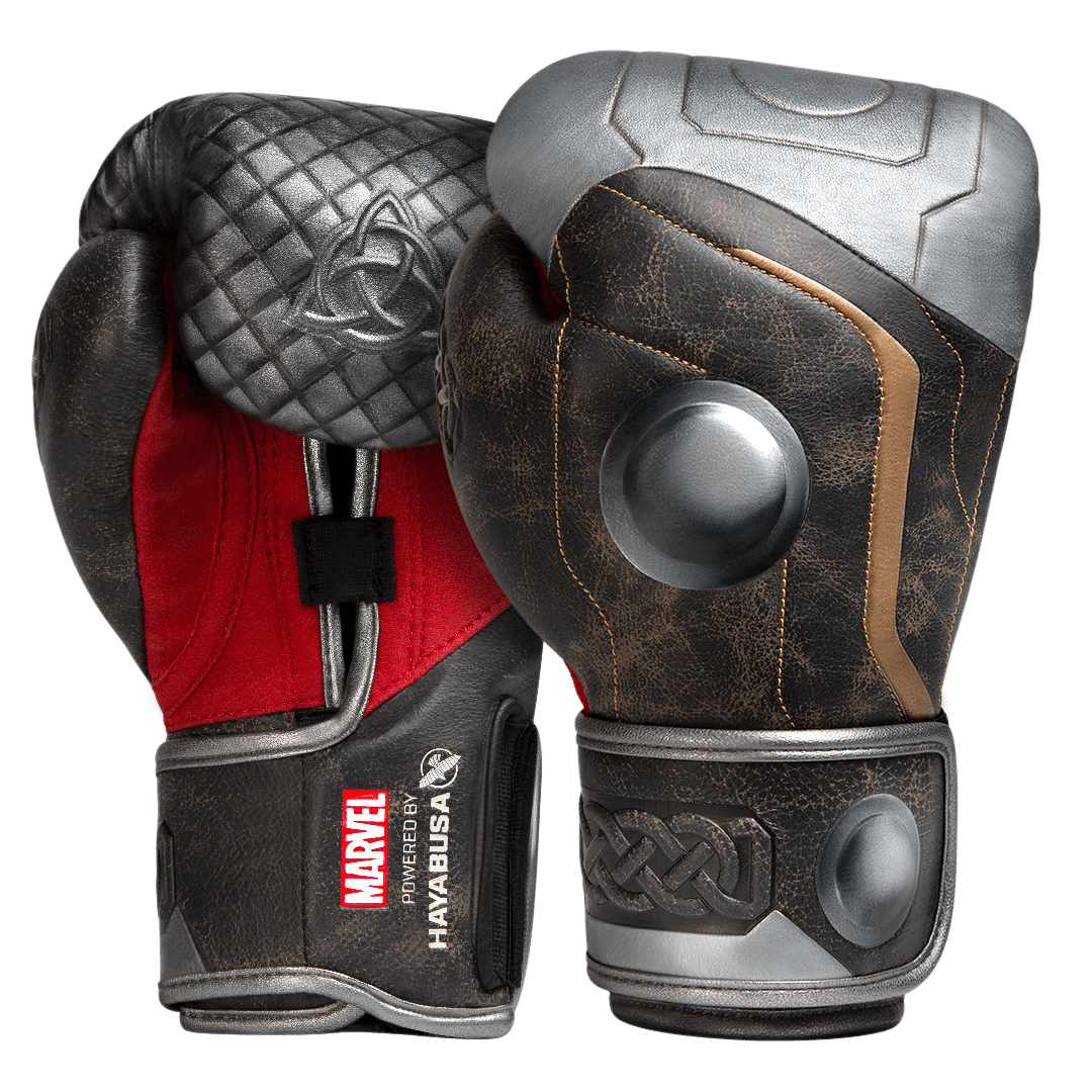 Ett par Hayabusa Marvel Thor Hero Elite Brown och Silver boxningshandskar