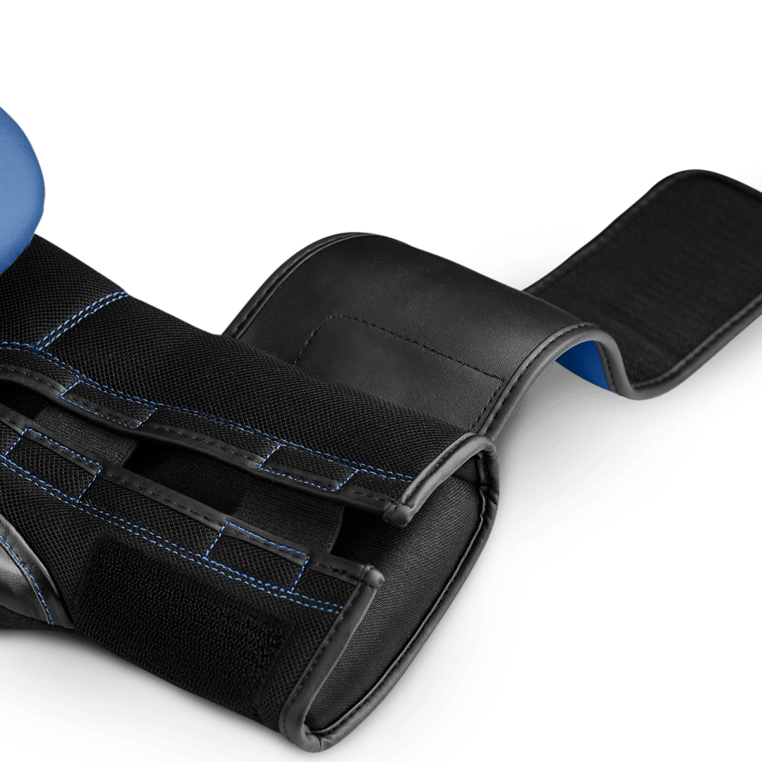 Detail of the single closure of the blue Hayabusa S4 gloves