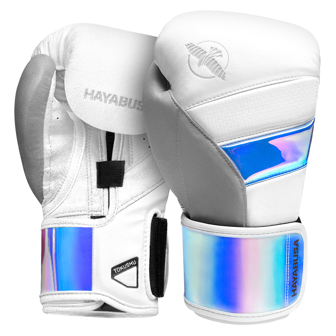 Witte Hayabusa T3-handschoenen met parelmoerachtige iriserende reflecties.