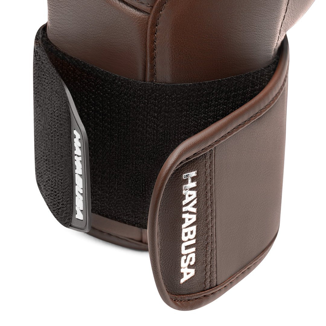 Enkele bruine Hayabusa T3 Kanpeki sparringhandschoen en tas