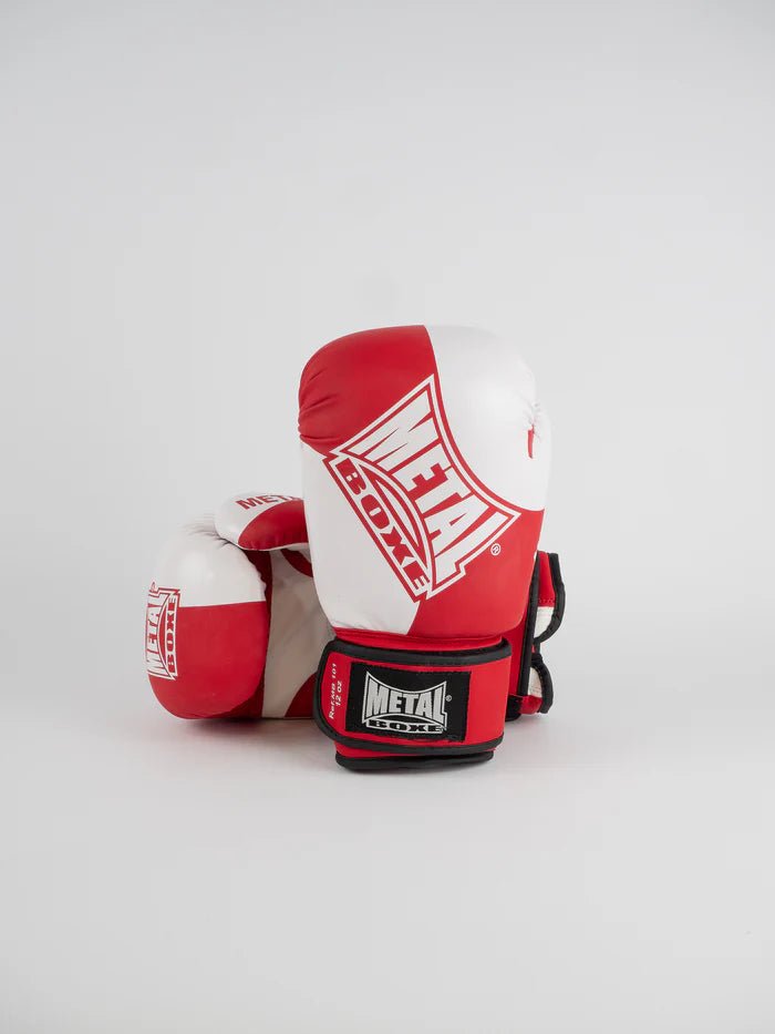 Vedere frontală a mănușilor de competiție pentru amatori de box de metal roșii și albe