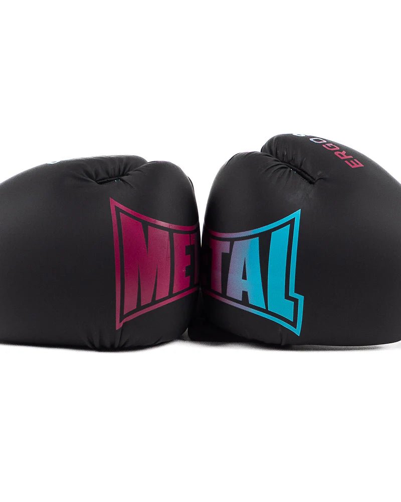 Luvas Miami Vibe pretas com gráficos Metal Boxe coordenados nos nós dos dedos.