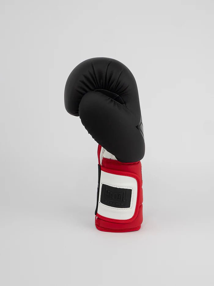 Sidovy av Metal Boxing Sparring-handskar, hög manschettdetaljer och tumskydd
