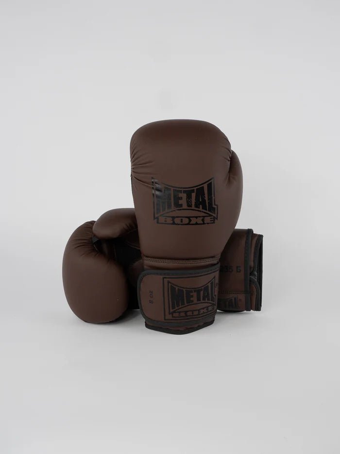 Vedere frontală a mănușilor Metal Boxing Steel Brown în stil vintage negru și maro