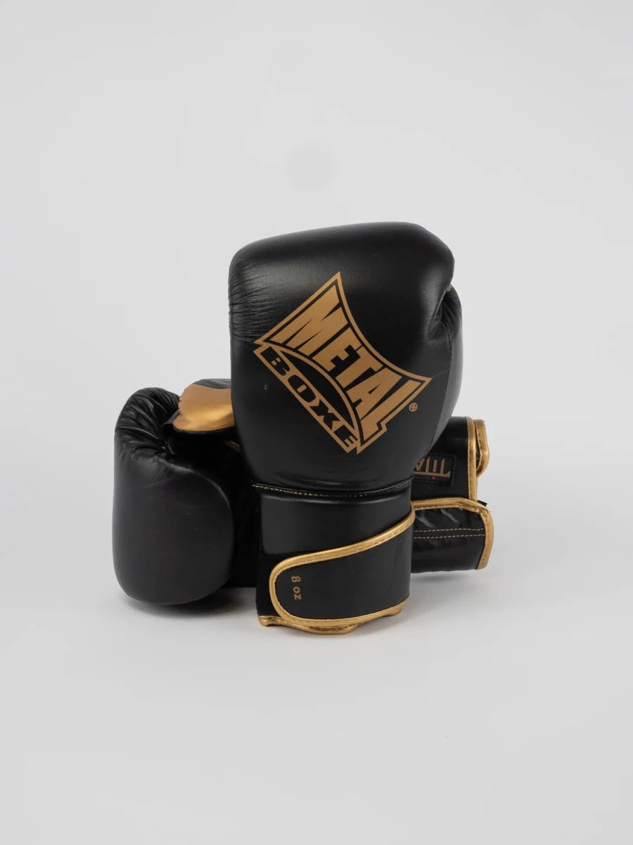 Pereche de mănuși Metal Boxing Titan din piele neagră și aurie, vedere de ansamblu