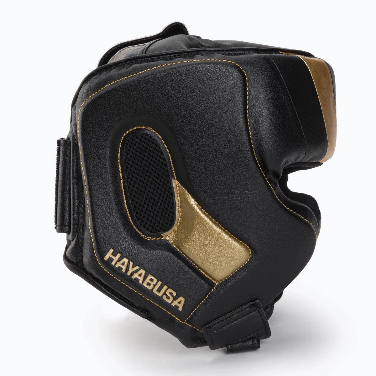 Detail zlatého loga a technologické polstrování přilby Hayabusa T3.