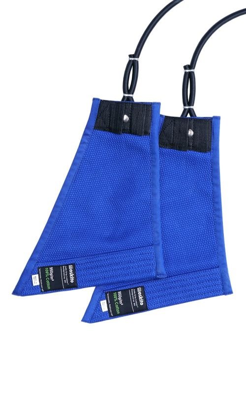 Vedere frontală a instrumentului de prindere albastru Moskito Uchi Komi Triangle Judo Grip Trainer