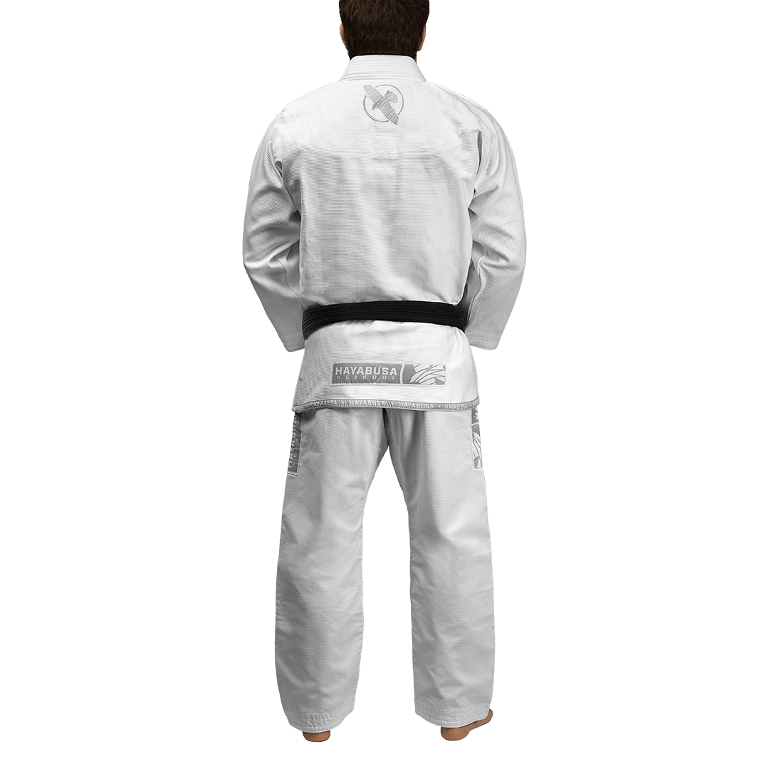 Widok z tyłu Hayabusa White Gi, lekka i atletyczna konstrukcja