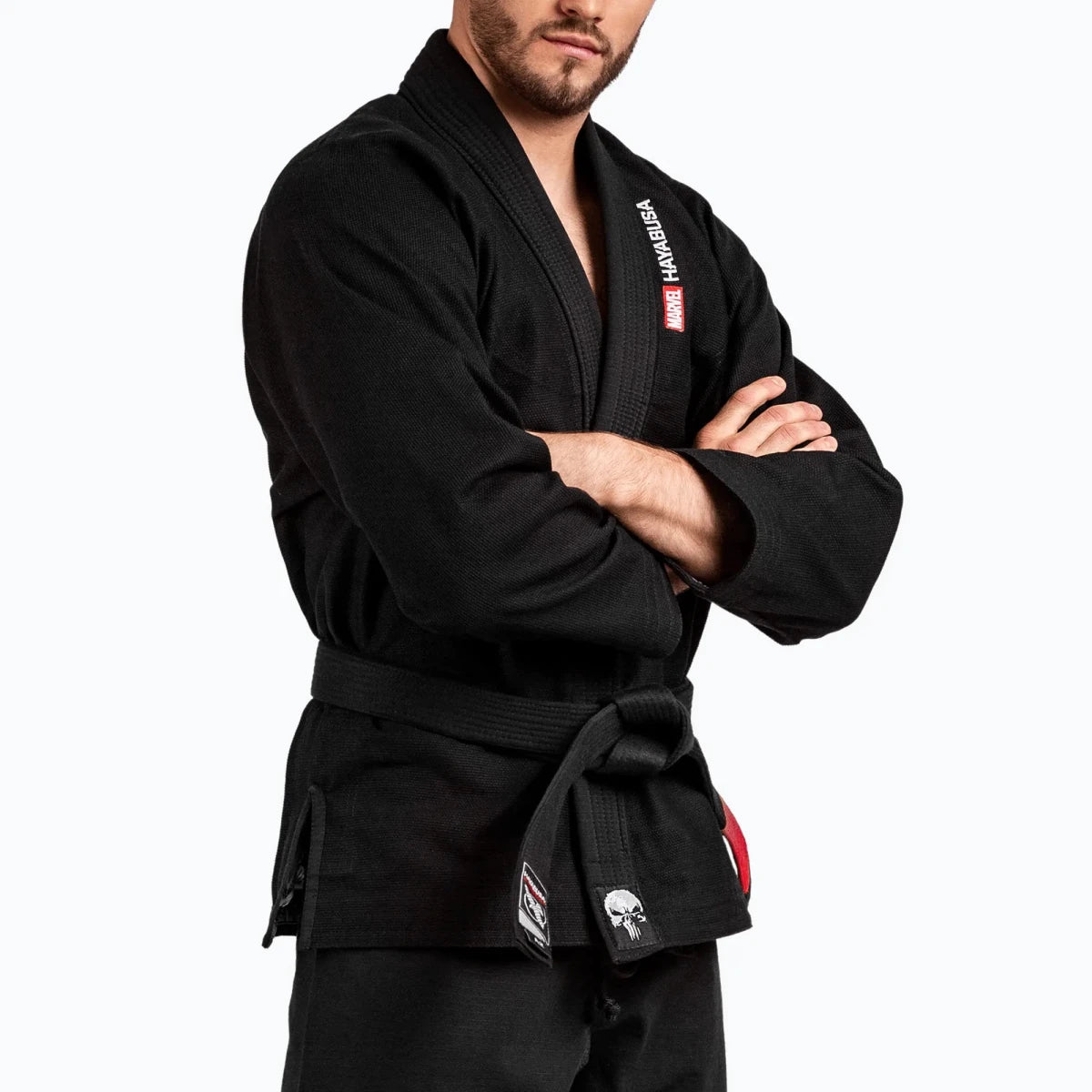 Hoogwaardige verstevigingen en stiksels op zwarte Hayabusa Marvel kimono.