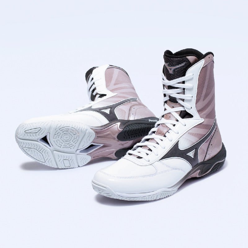 Chaussures de boxe Mizuno Wave Monster Naoya Inoue en blanc.