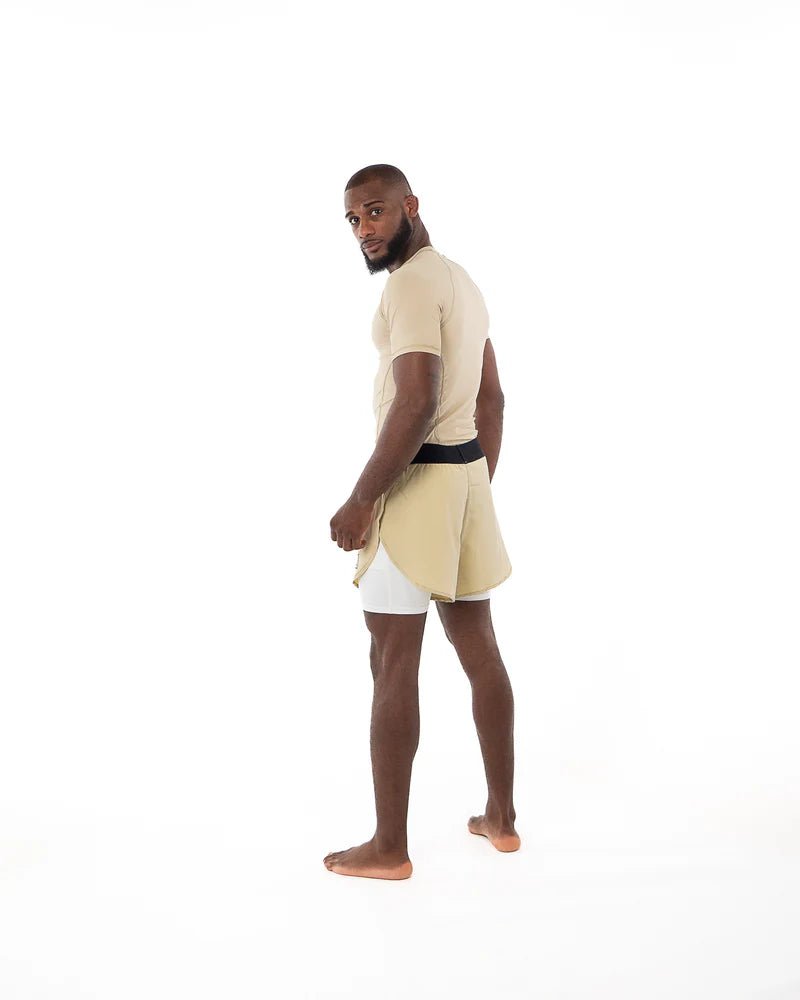 Vista traseira 2 em 1 Metal Boxing bege Desert Storm shorts usados com detalhe de suporte elástico