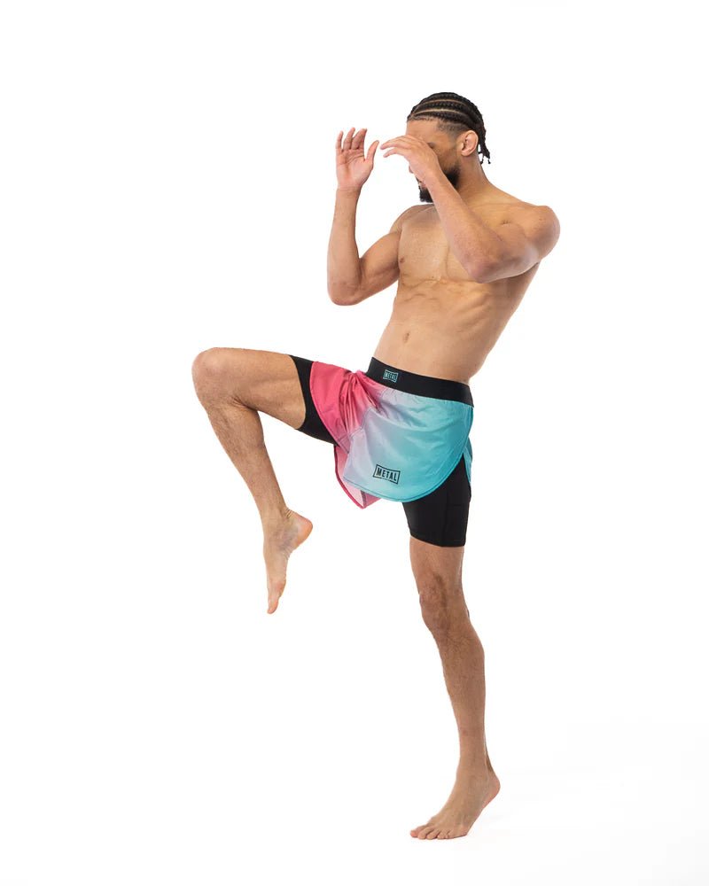 Vista frontal principal Shorts 2 em 1 Metal Boxing Miami Vibe usados em cores brilhantes para preparação física de combate