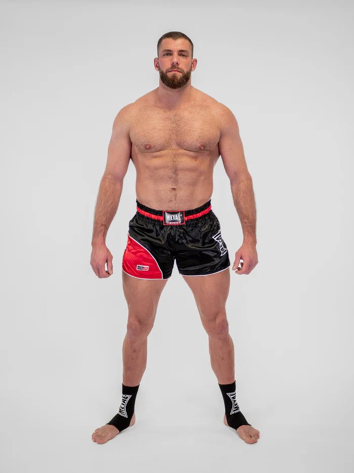 Detaliu cu fantă laterală și libertate de mișcare Pantaloni scurți pentru bărbați Metal Boxe Club Line