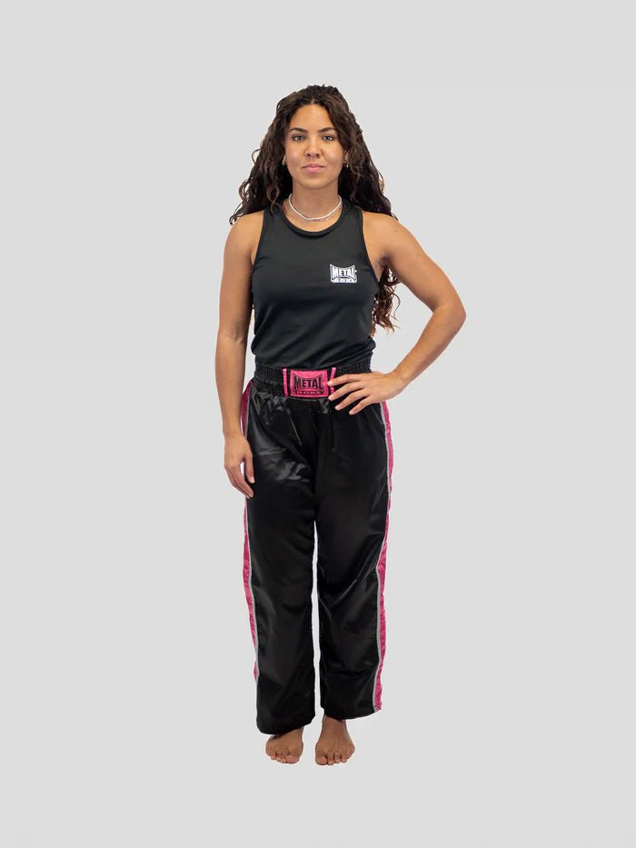 Vista frontal principal Calça Full Contact Metal Boxe preta fúcsia em cetim brilhante