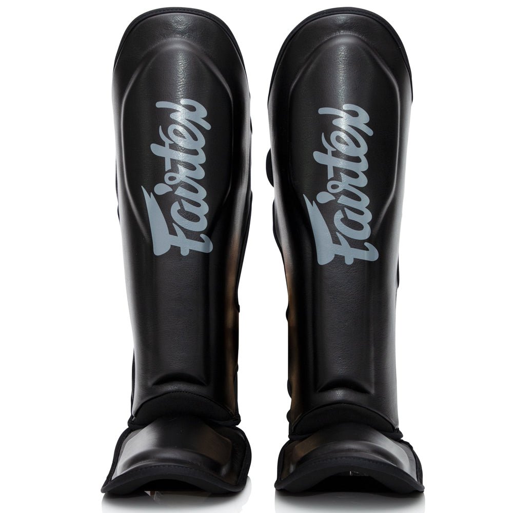 FXB Fairtex total Svarta professionella benskydd i premium syntetiskt läder