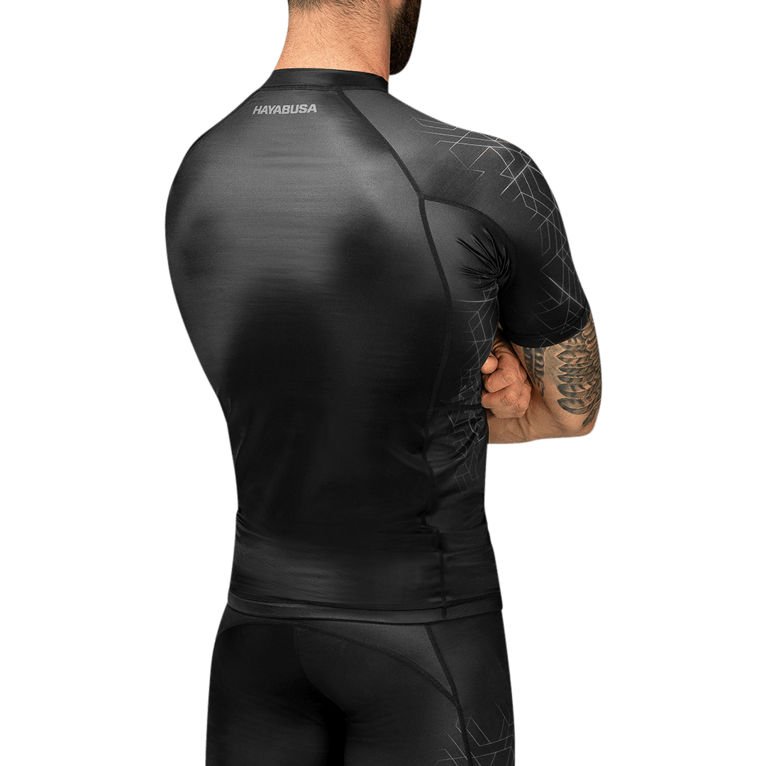 Vue arrière du rashguard Hayabusa Geo gris, ajustement par compression