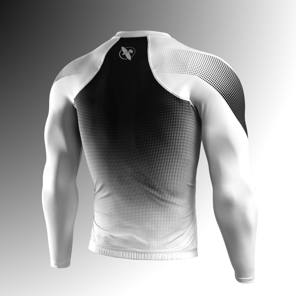 Vue arrière du rashguard Hayabusa Pro Ranked blanc, panneaux extensibles à manches longues