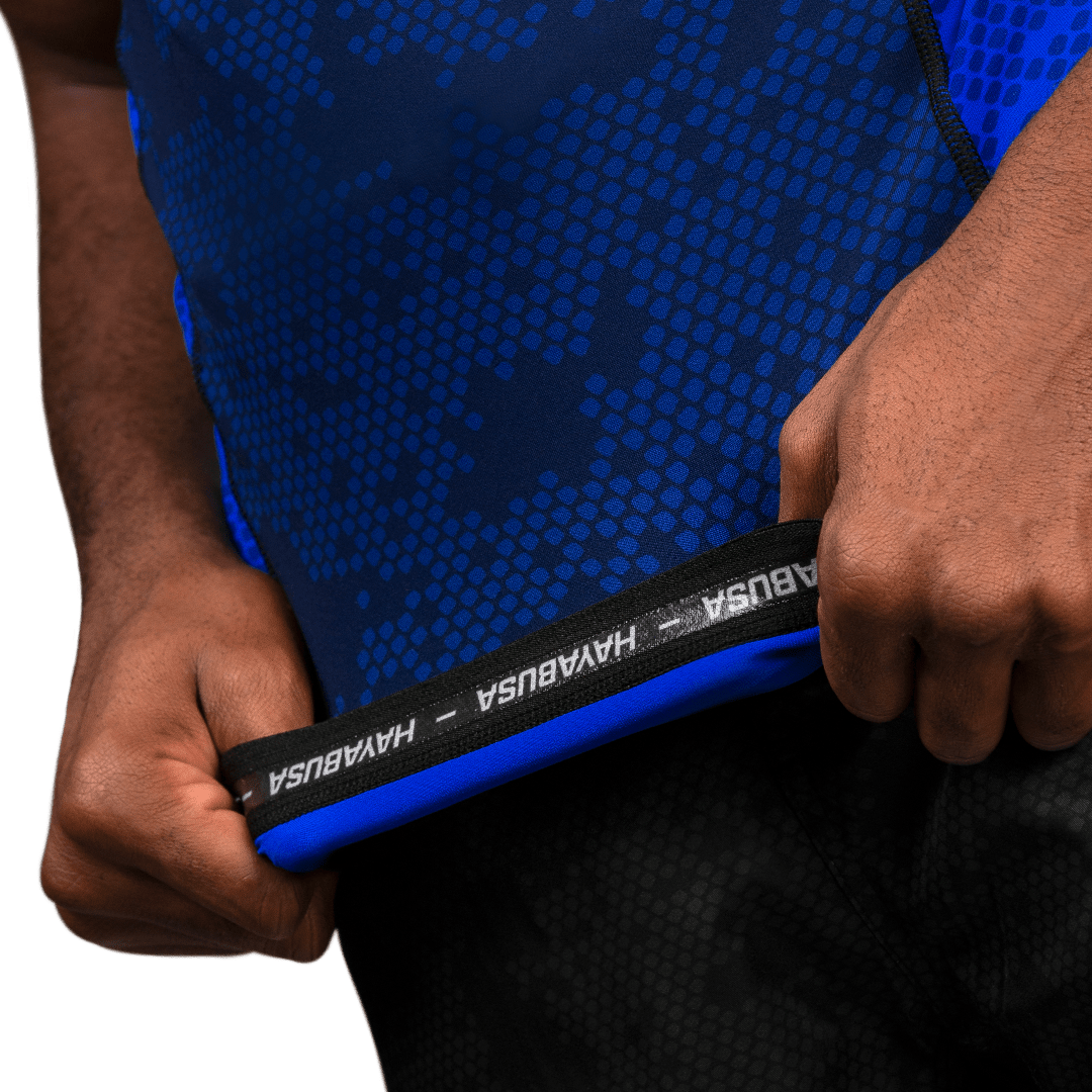 Detalhe interno da escrita hayabusa do Rashguard azul classificado aprovado pela IBJJF