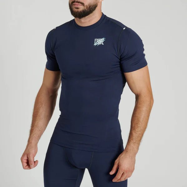 Vista frontal do rashguard azul Leone 1947 Primal Instinct para MMA e Grappling