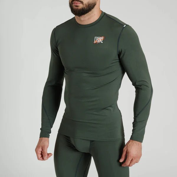 Vista frontal do rashguard verde de manga comprida Leone Primal Instinct