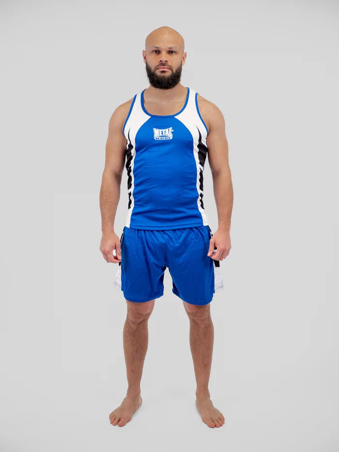 Zestaw do zawodów bokserskich, widok z przodu, niebieski podkoszulek i spodenki Metal Boxing