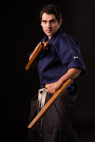 Tonfa in legno di quercia rossa.Sezione squadrata.50 cm di lunghezza