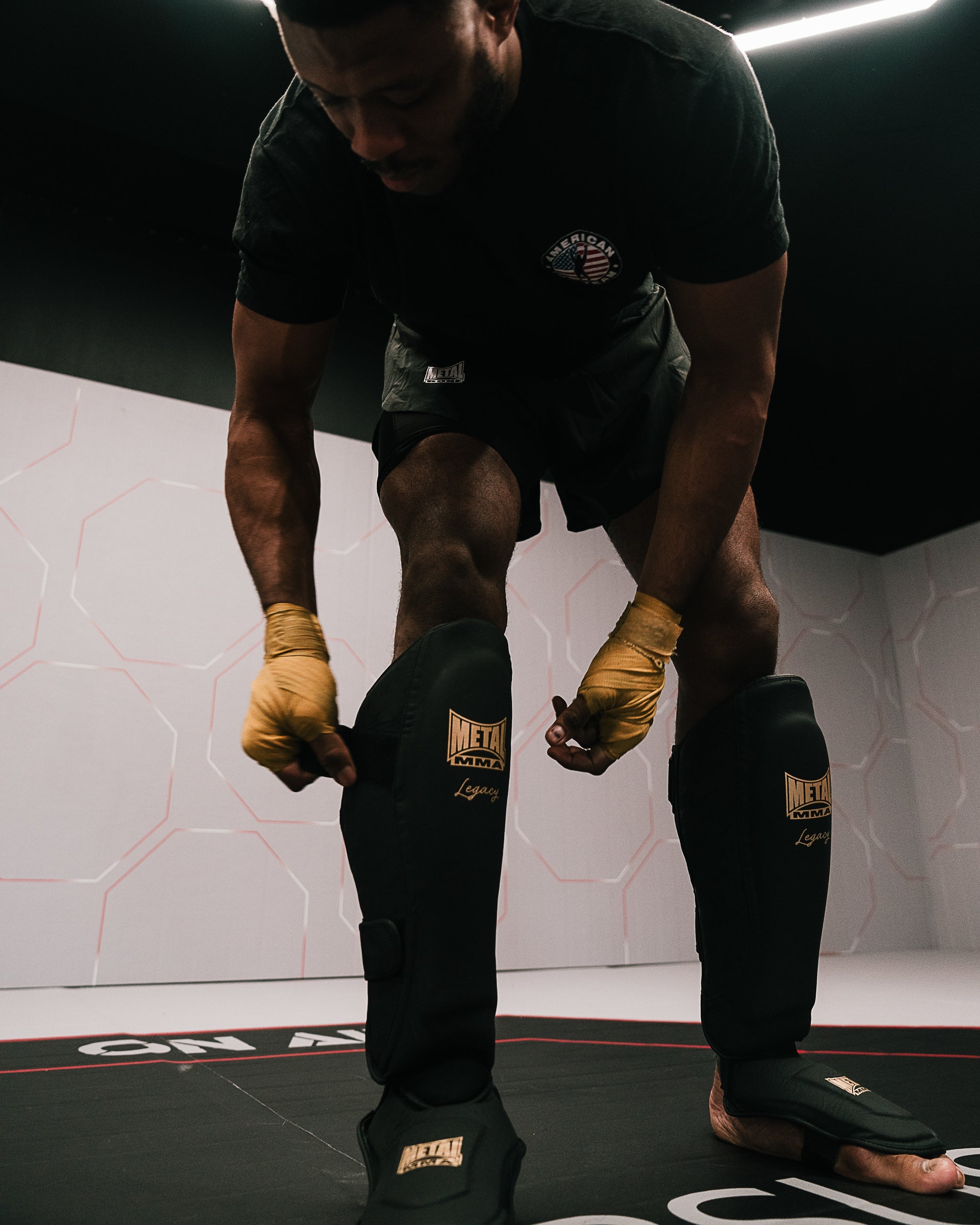 Schienbeinschützer und Fußschutz Muay Thai Legacy Metal Boxe