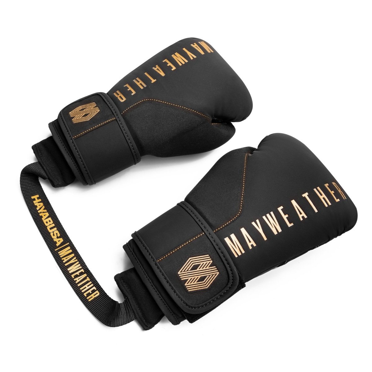 Svart och guld Mayweather handske deodorizer placerad inuti en öppen boxningshandske