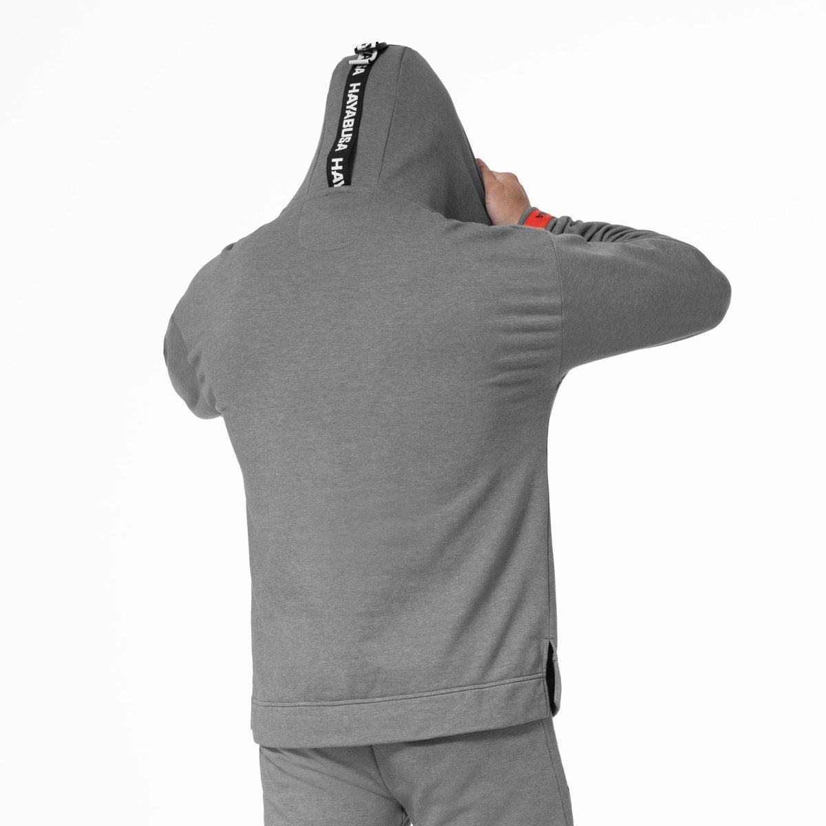 Bakifrån av den mörkgrå Hayabusa Midweight Pullover-tröjan, som visar konstruktionen av mellanviktstyget