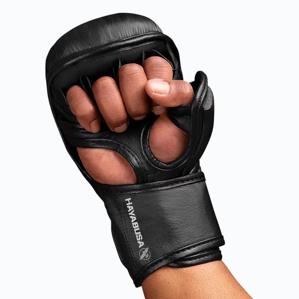 Tampilan telapak tangan dengan desain Y-Volar pada sarung tangan T3 Hybrid hitam untuk kontrol total selama fase grappling.