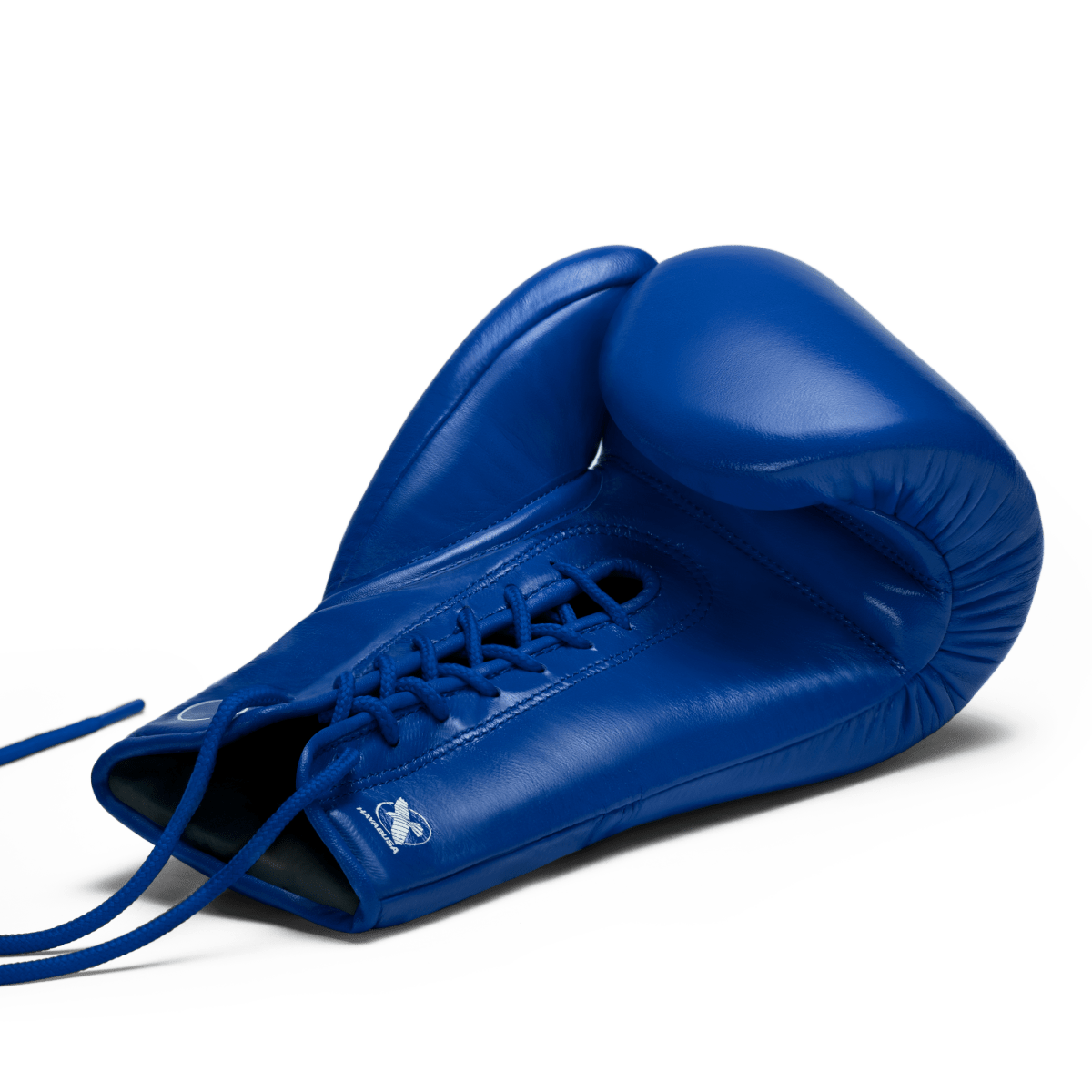 Close-up van het traditionele vetersluitingssysteem op de blauwe Hayabusa Pro Lace-handschoen