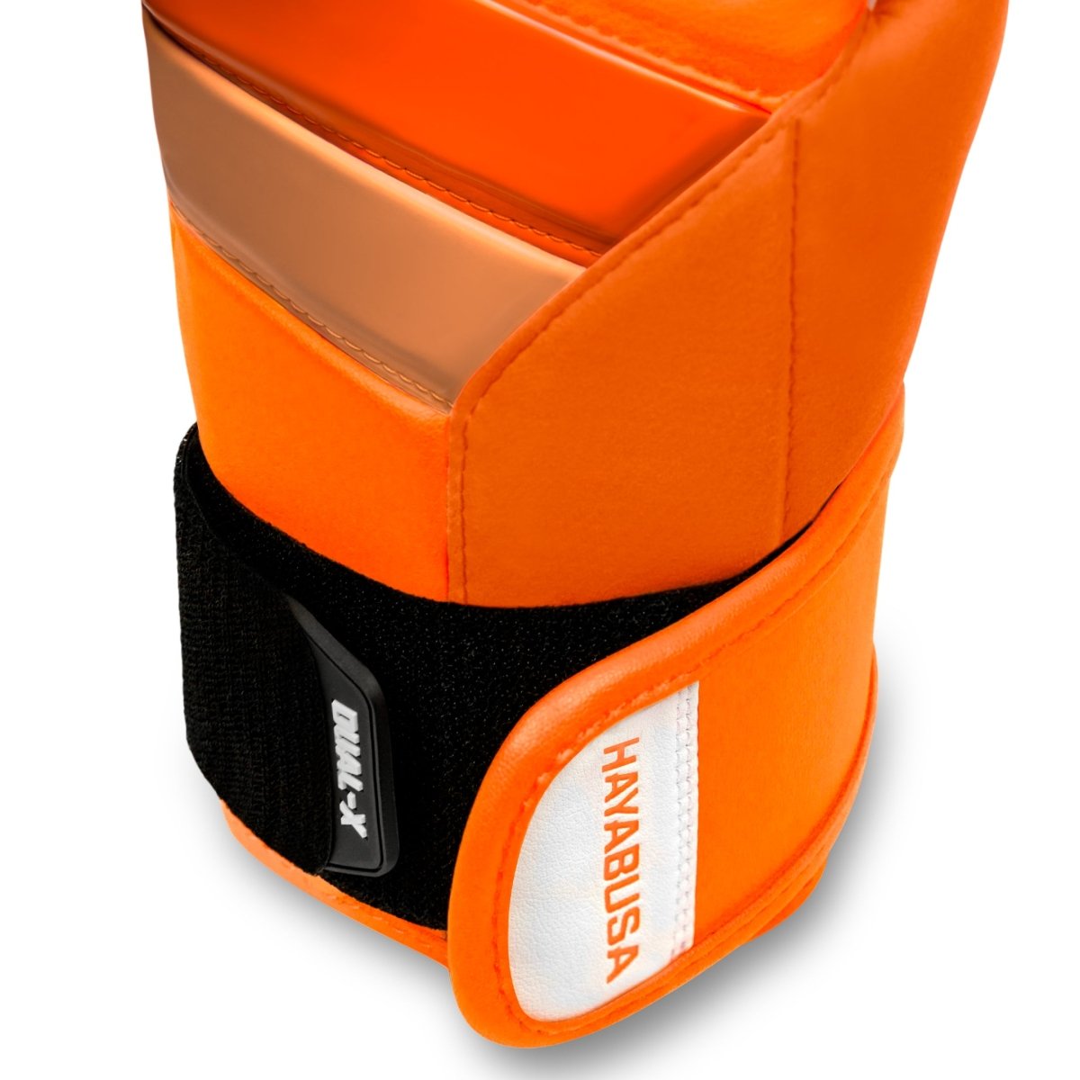 Detail van de klittenbandsluiting van de oranje Hayabusa T3 handschoenen
