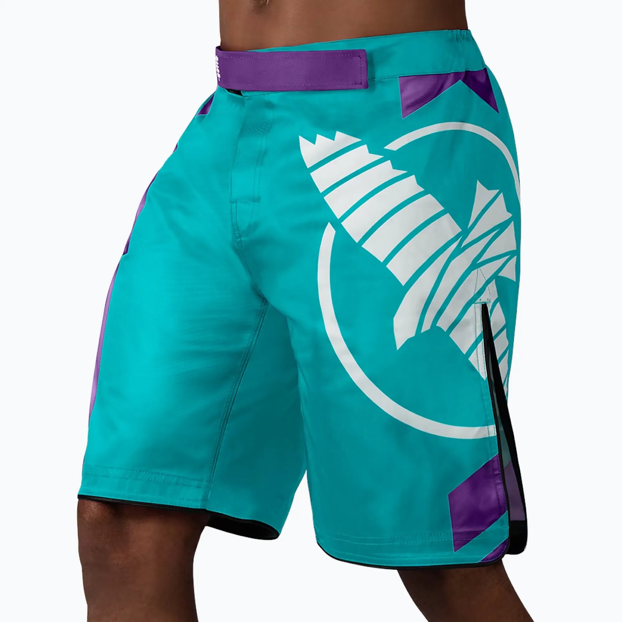 Shorts MMA Hayabusa Icon colore turchese vestibilità professionale.