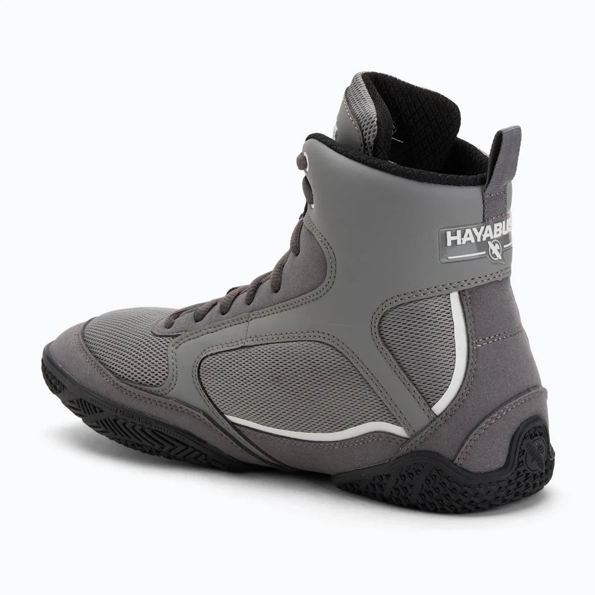 Panneaux en mesh respirant sur les chaussures de boxe Hayabusa Pro à profil gris.