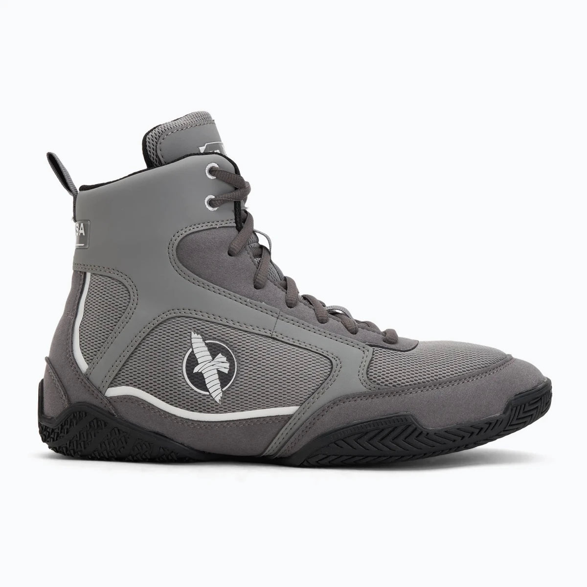 Chaussures de boxe grises Hayabusa Pro à semelle rainurée à traction particulière.