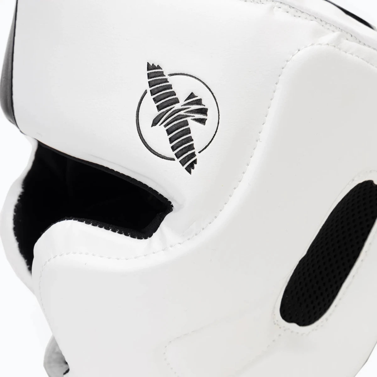 T-크로스 조절식 잠금 장치 Hayabusa T3 헬멧 흰색 후면 모습.