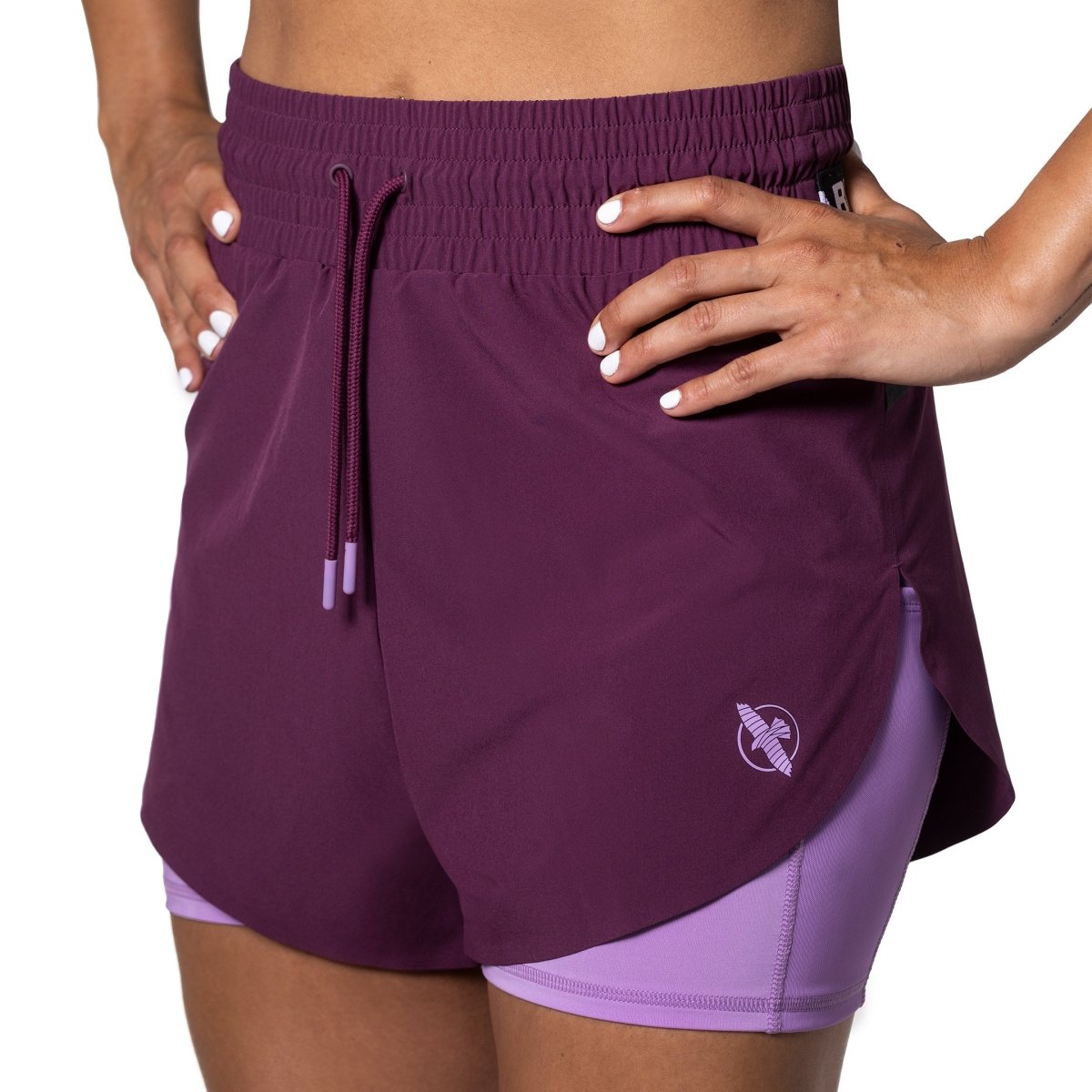 Vue de face du short double épaisseur femme Hayabusa couleur bordeaux avec logo