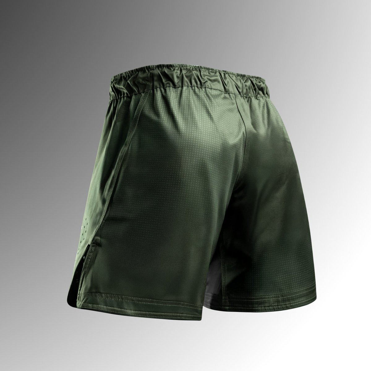 Vue arrière du short vert Hayabusa Core Mid-Thigh MMA en tissu indéchirable pour No-Gi
