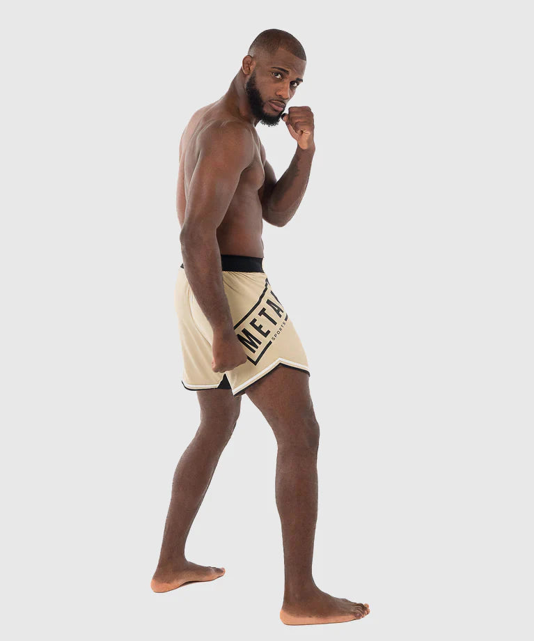 Pantaloncini MMA, Kick e Allenamento Metal Boxe di colore beige.