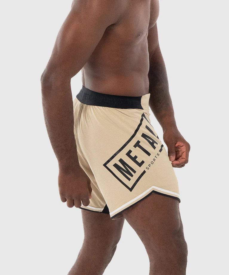 Dettaglio dell'elastico e del tessuto tecnico dei pantaloncini Metal Boxe.